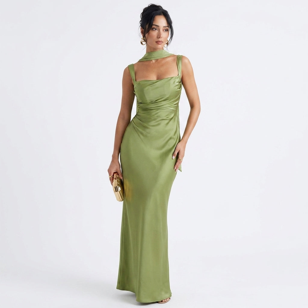 Kaminski | Elegancka sukienka maxi z odkrytymi plecami i szarfą