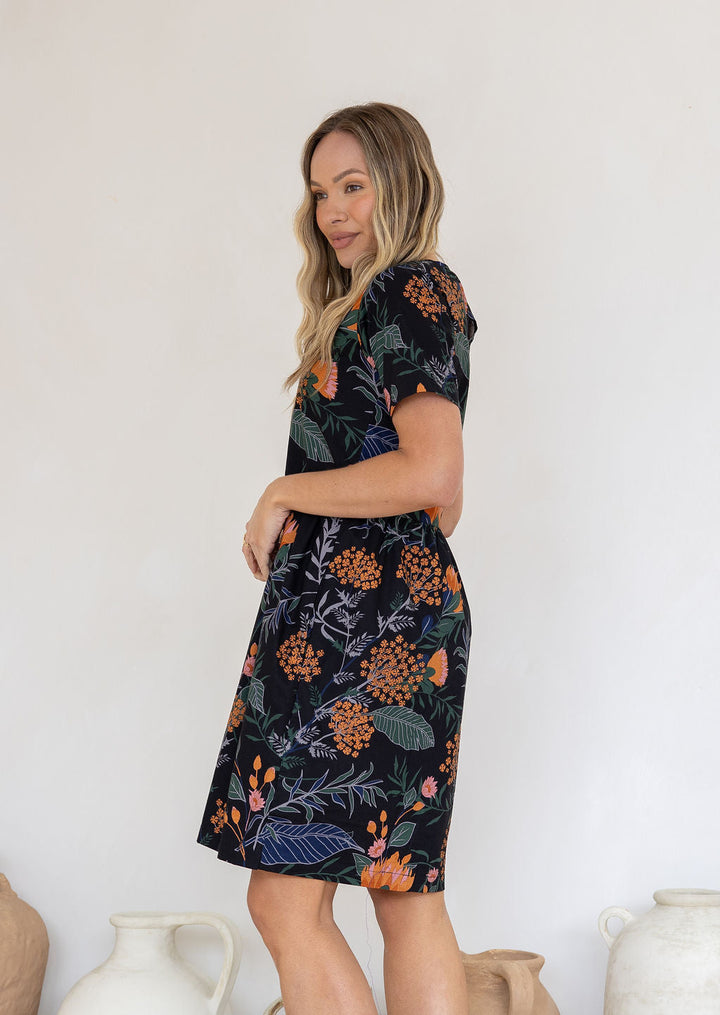 Letnia sukienka z botanicznym wzorem - Miray
