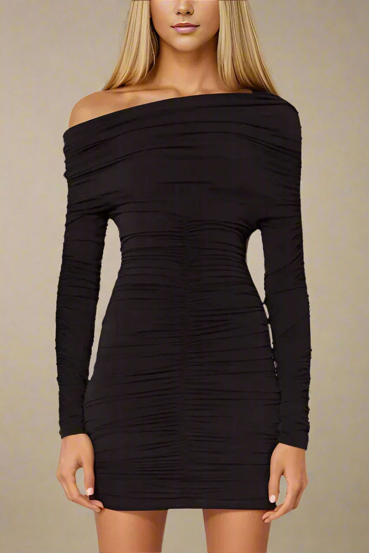 Dopasowana sukienka typu off-shoulder - Celia