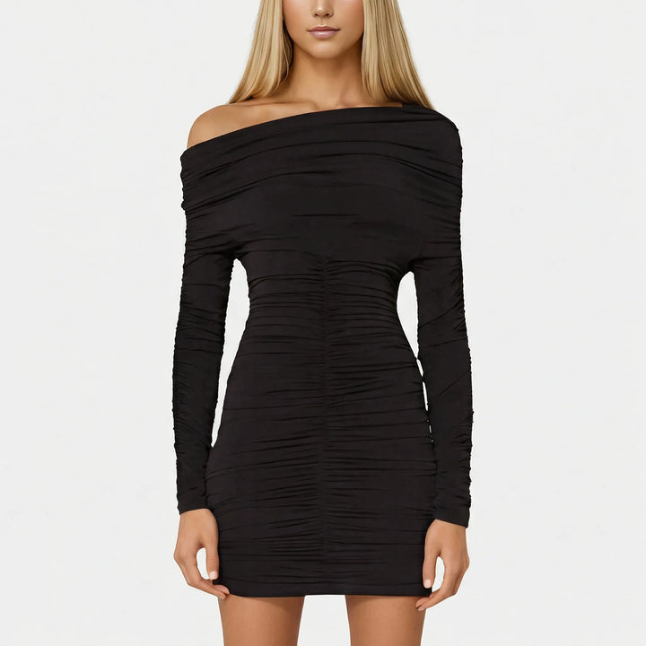 Dopasowana sukienka typu off-shoulder - Celia