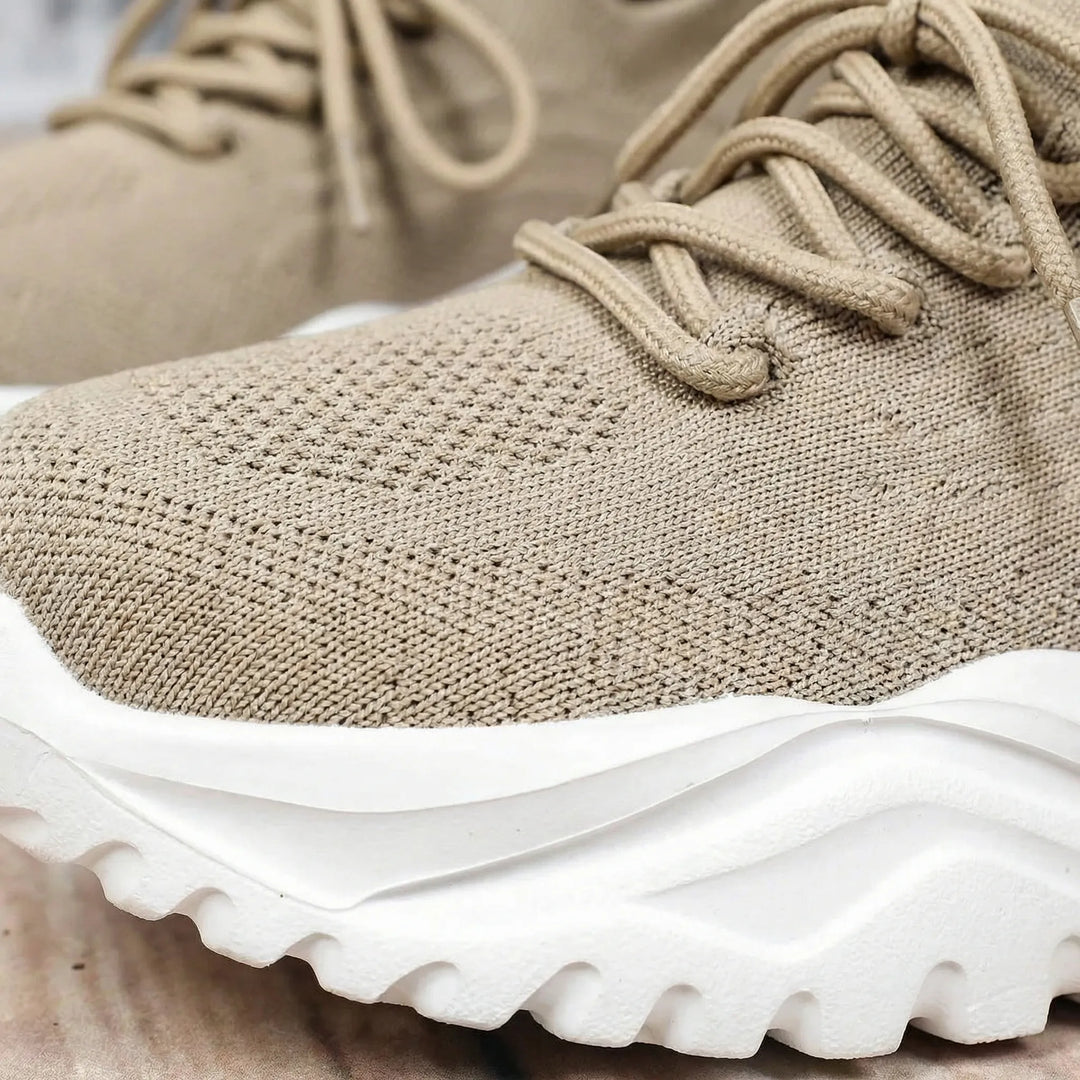 Płaski but sportowy - Julika