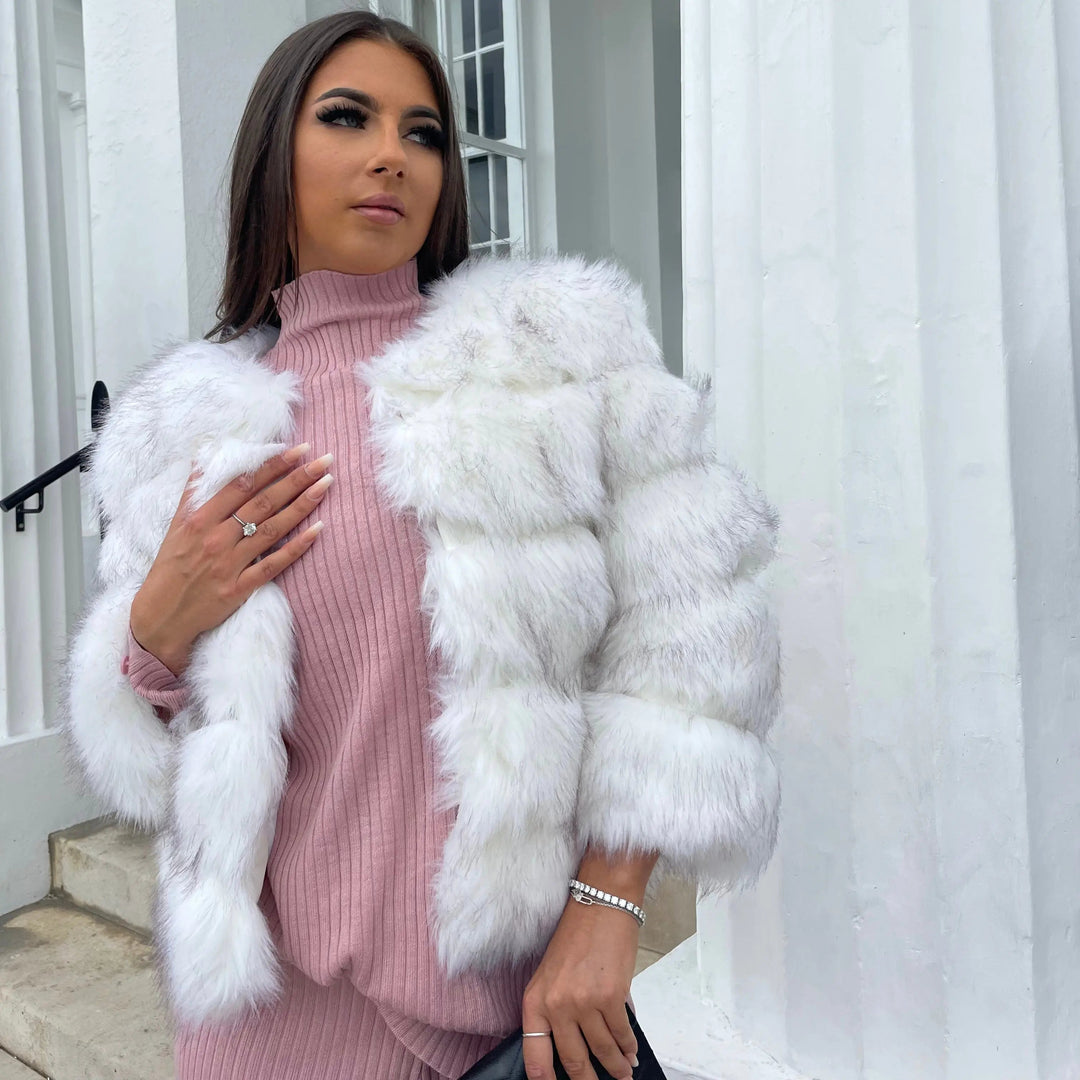 Lacy | Wysokiej jakości kurtka z sztucznego futra – Elegancki design dla elegancji i komfortu