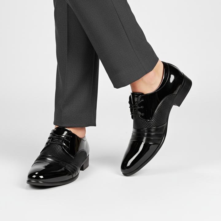 Męskie sznurowane buty ze szpicem - Jason