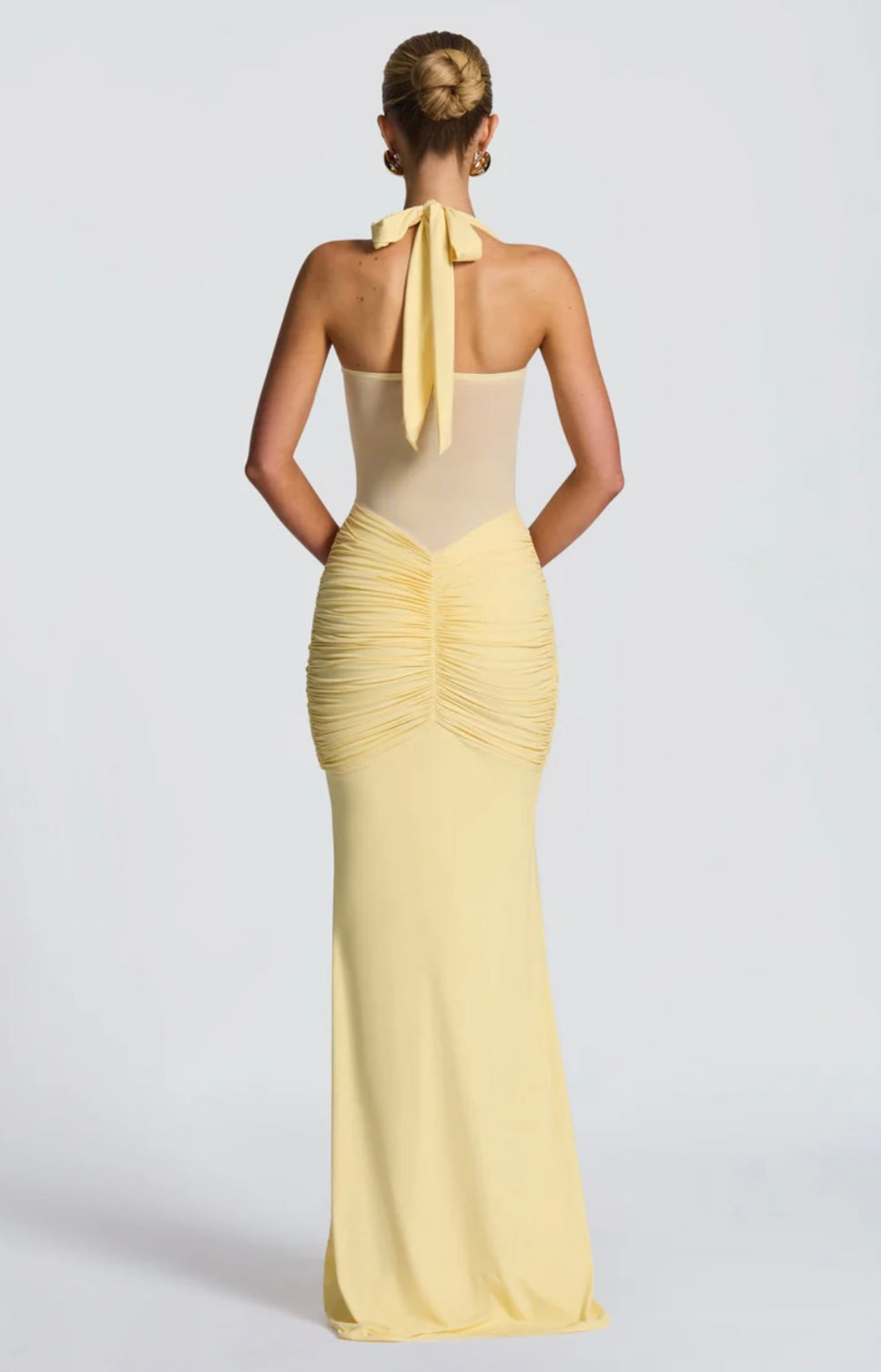 Kaminski | Elegancka sukienka maxi z dekoltem halter
