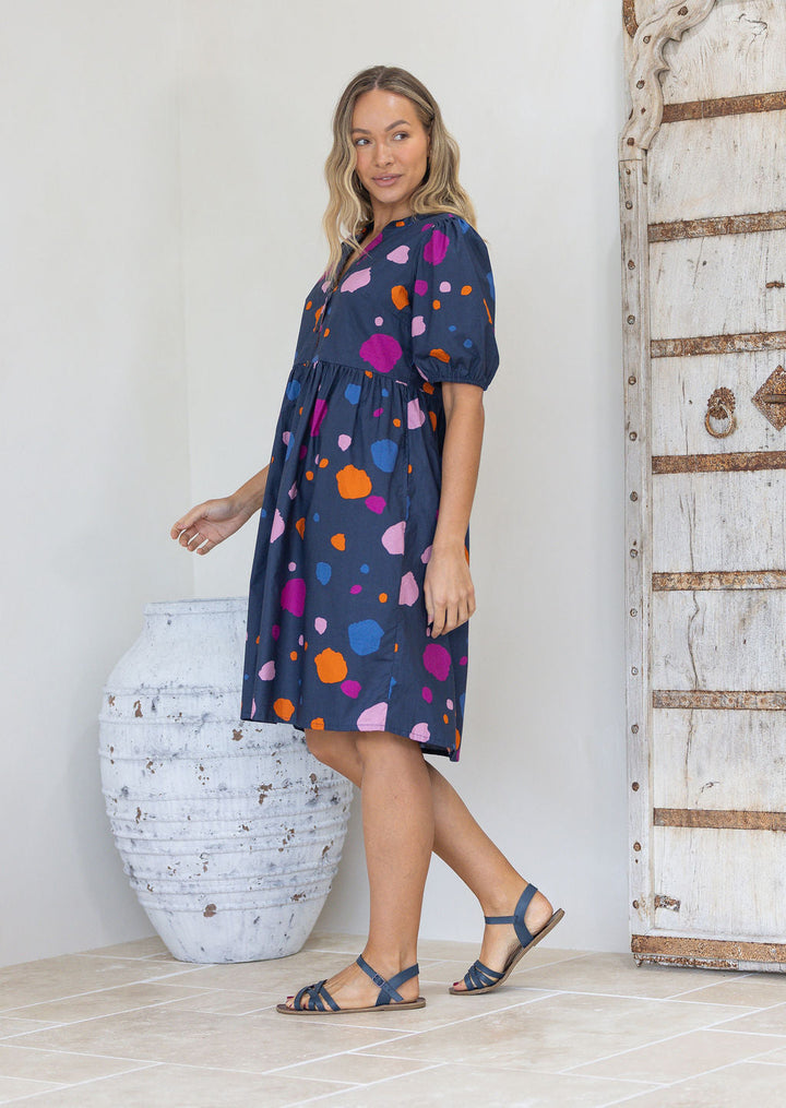 Sukienka babydoll sięgająca do kolan - Kiana