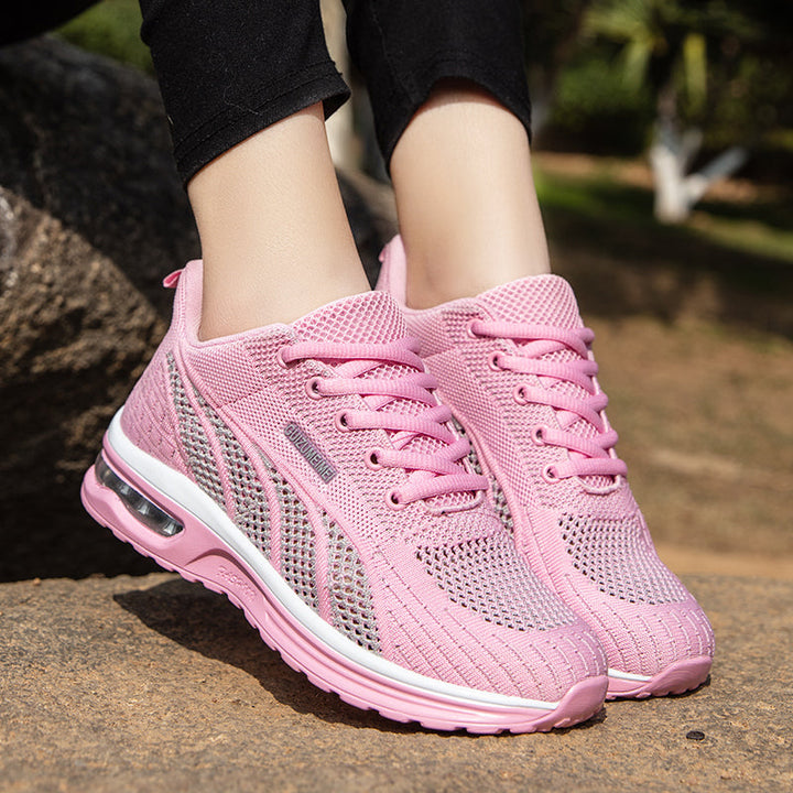 Lekko wyściełany sneaker - Gina