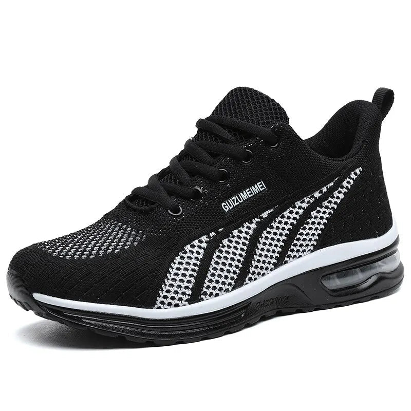 Lekko wyściełany sneaker - Gina