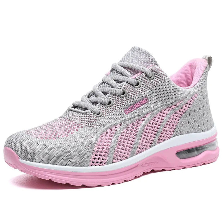 Lekko wyściełany sneaker - Gina