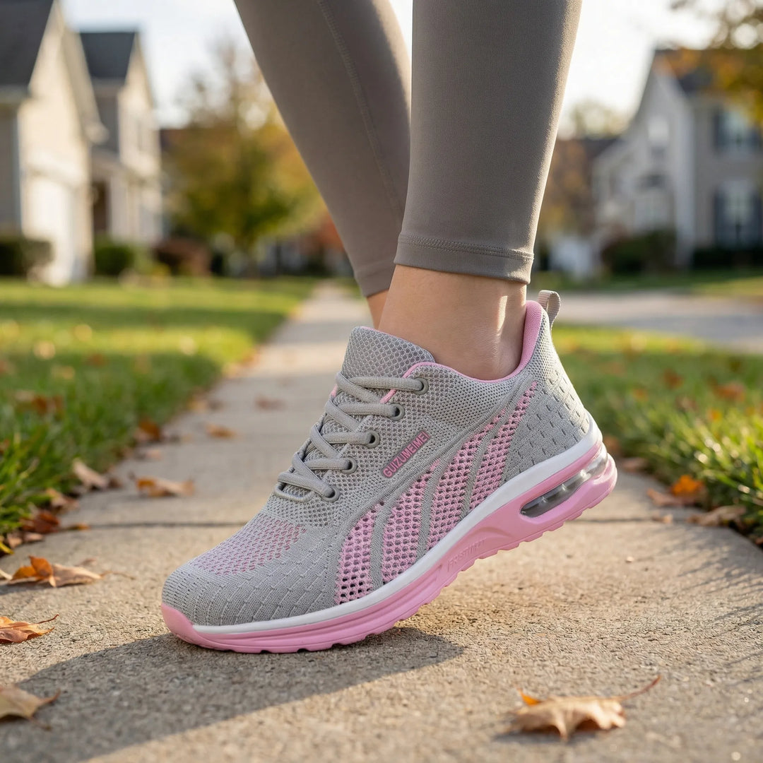Lekko wyściełany sneaker - Gina