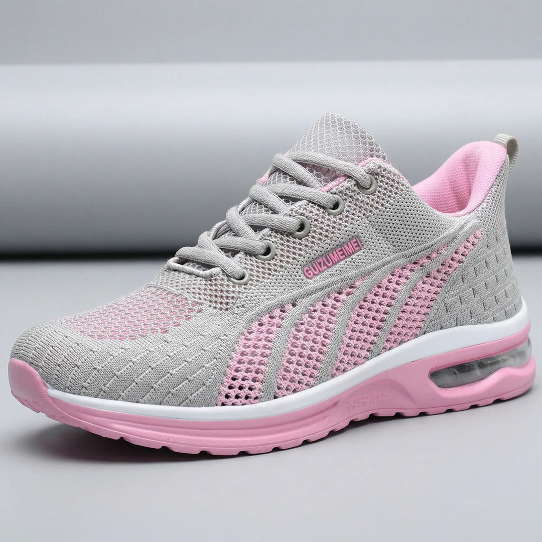 Lekko wyściełany sneaker - Gina