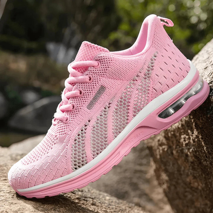 Lekko wyściełany sneaker - Gina
