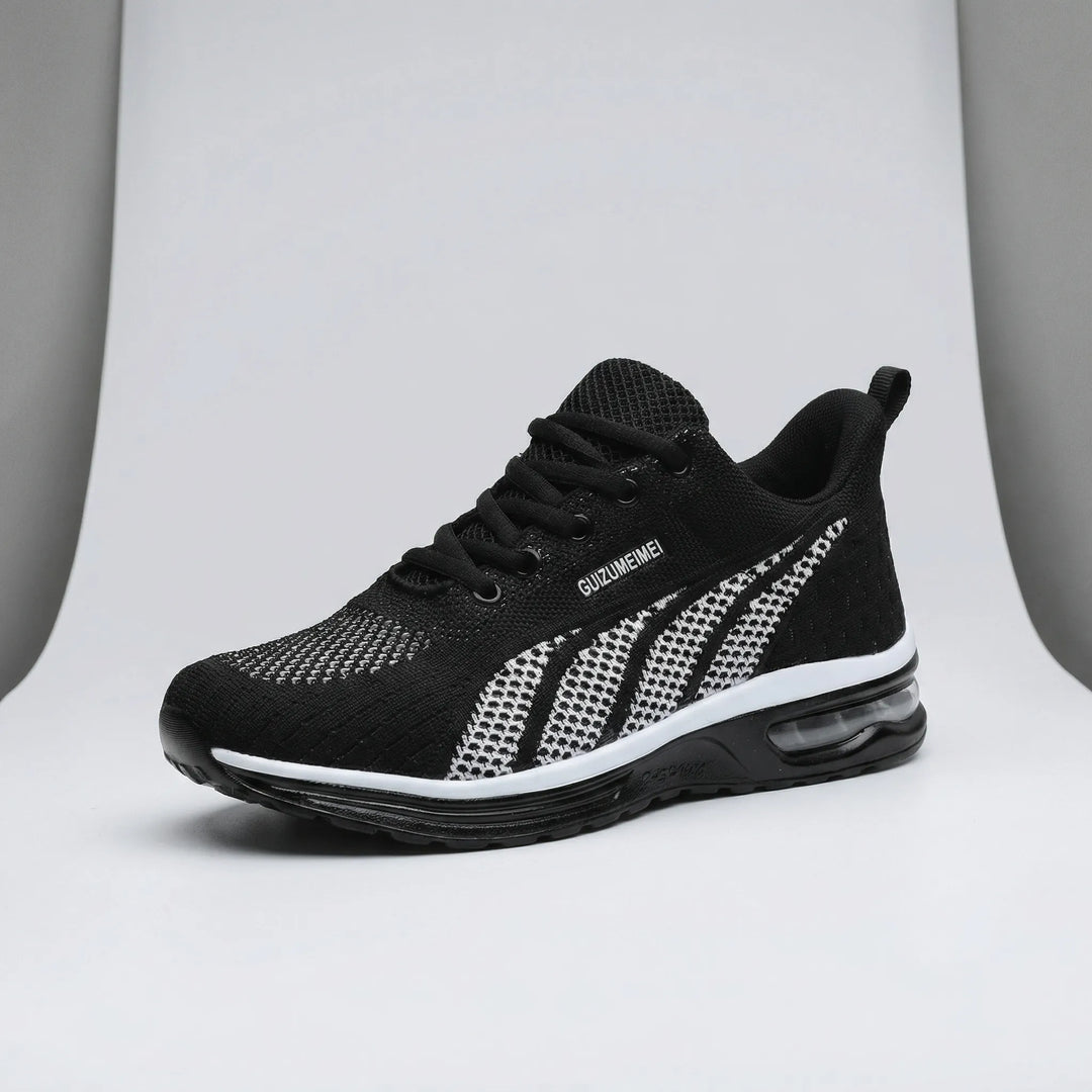 Lekko wyściełany sneaker - Gina