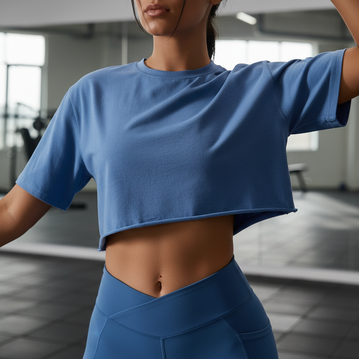 Modny crop top treningowy - Leichtiva