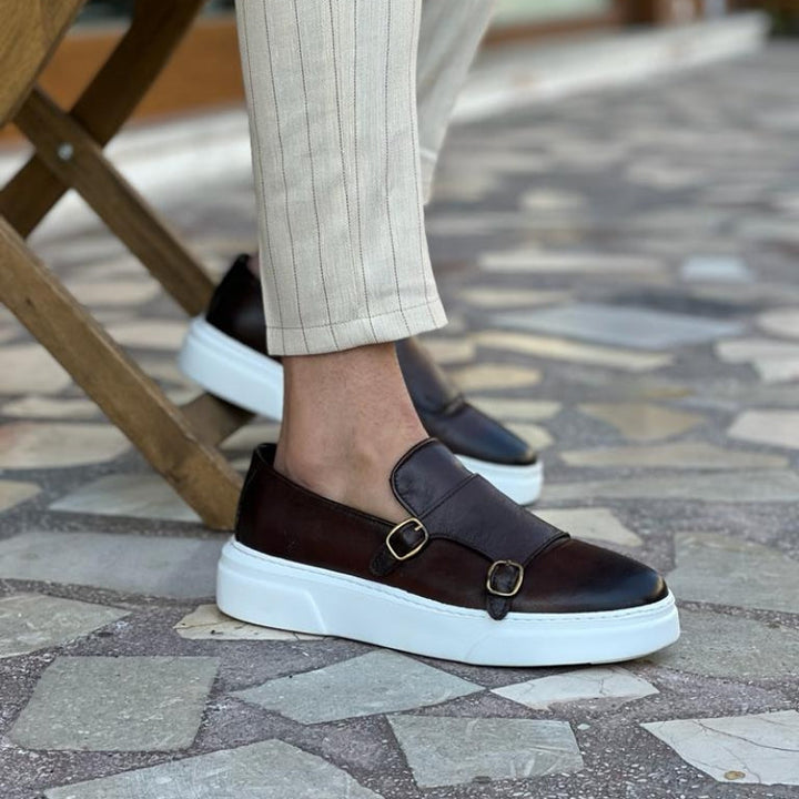 Sneakers dla mężczyzn z skóry bez sznurowadeł z detalami klamer – Dante