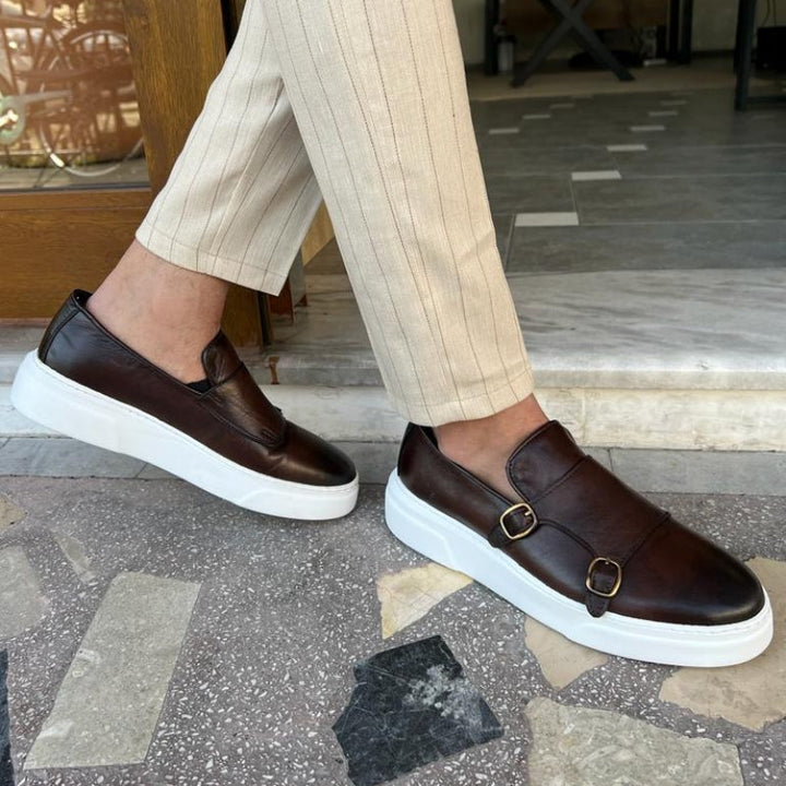 Sneakers dla mężczyzn z skóry bez sznurowadeł z detalami klamer – Dante