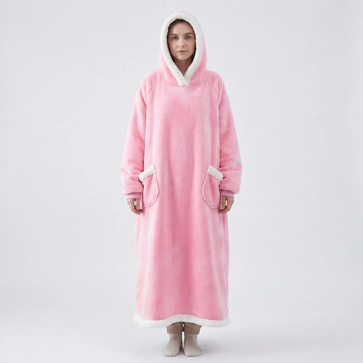 Koc z kapturem oversize z kieszenią z przodu - Lola
