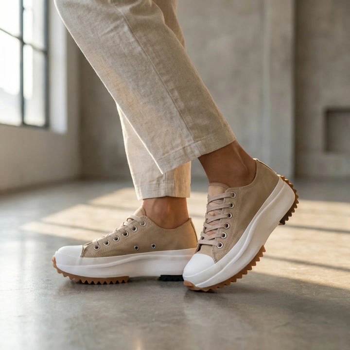 Sneakersy na platformie z sznurowaniem - Evelyn