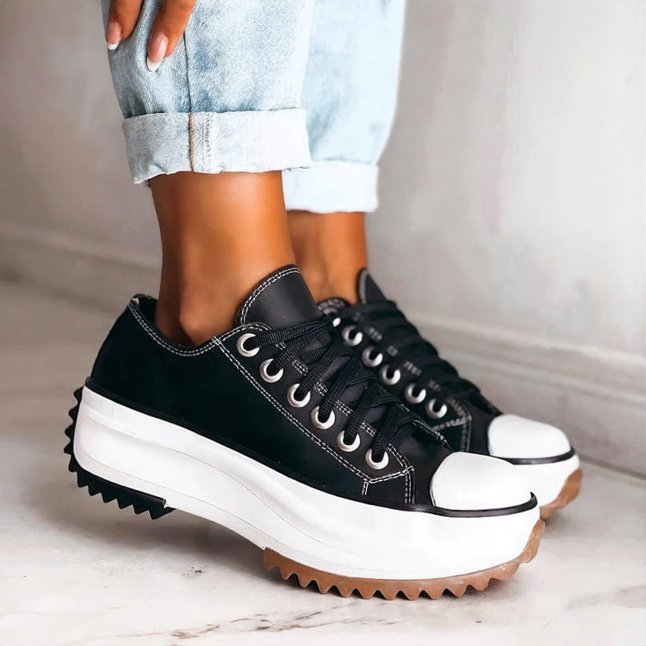 Sneakersy na platformie z sznurowaniem - Evelyn