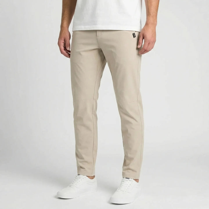 Spodnie slim fit o prostych nogawkach - Lennart