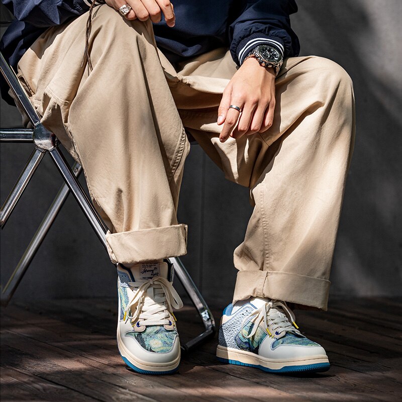Artystyczne unisex sneakersy z designem nocnych gwiazd i wygodną podeszwą – Lior