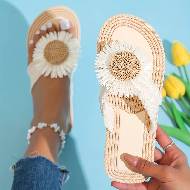 Boho Slip-On Sandali z Kwiatowym Detalem – Marivi