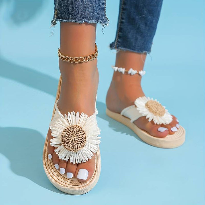 Boho Slip-On Sandali z Kwiatowym Detalem – Marivi