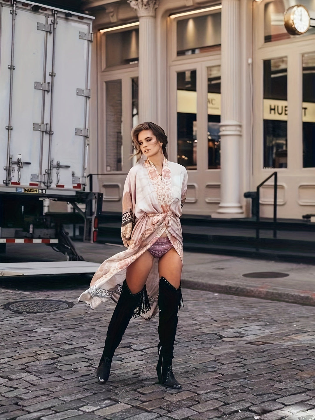 Czerwony kimono w kwiaty - Isabella