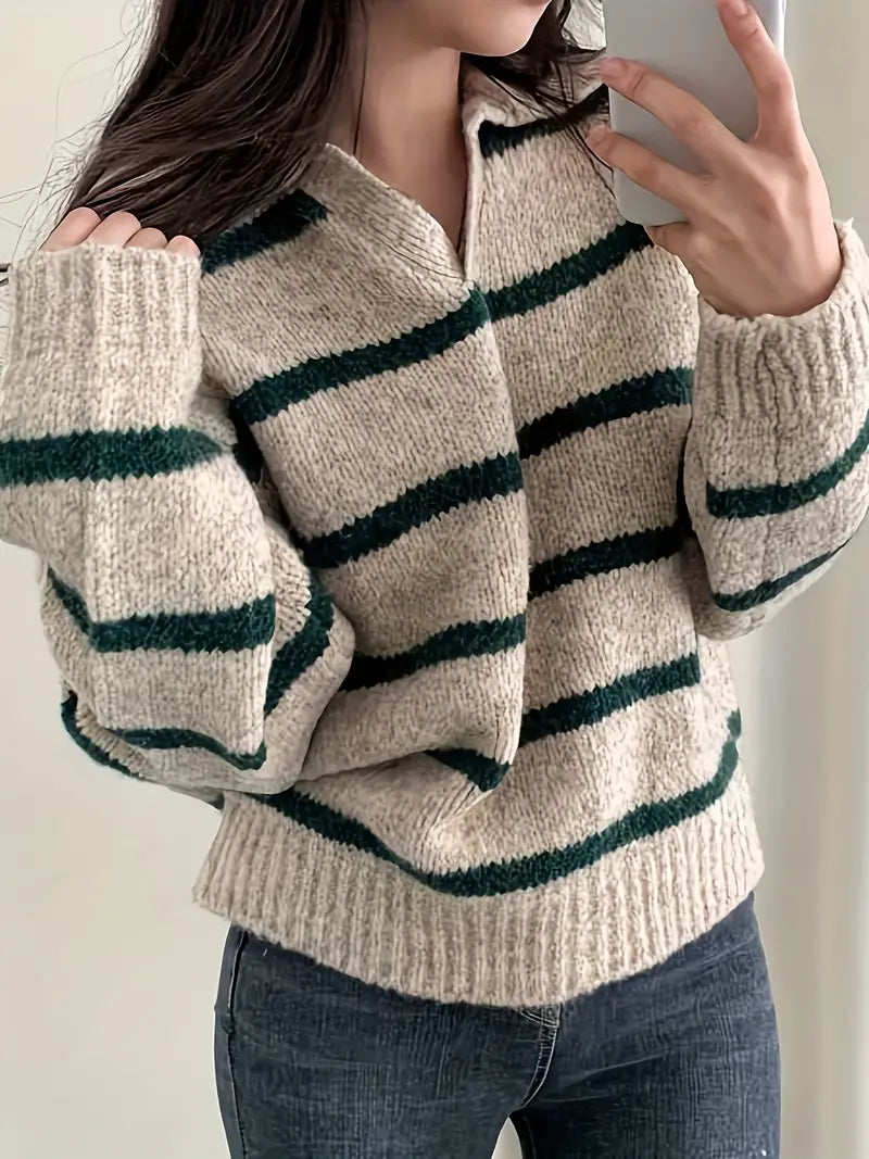 Damski sweter dziergany z dekoltem w serek – Sofie