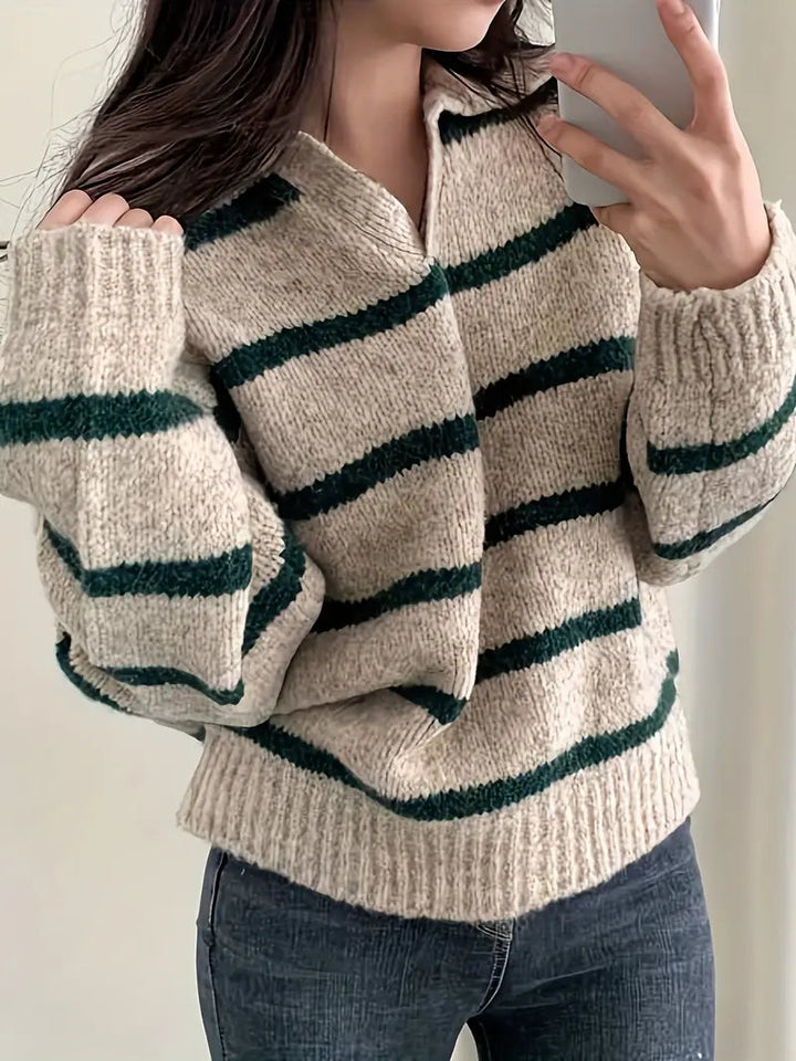 Damski sweter dziergany z dekoltem w serek – Sofie