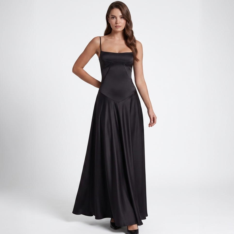Kaminski | Elegancka Satynowa Sukienka Maxi z Kwadratowym Dekoltem