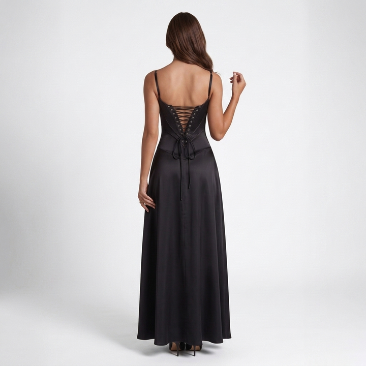 Kaminski | Elegancka Satynowa Sukienka Maxi z Kwadratowym Dekoltem