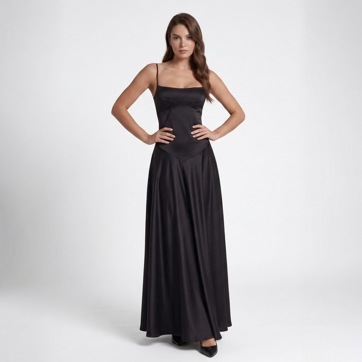 Kaminski | Elegancka Satynowa Sukienka Maxi z Kwadratowym Dekoltem
