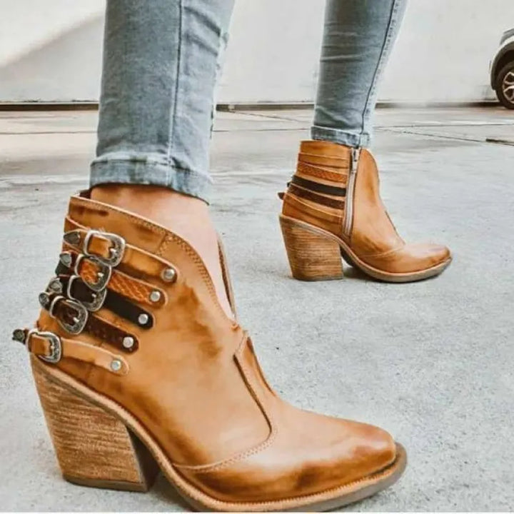 Maja | Damskie botki z klamrami i ćwiekami