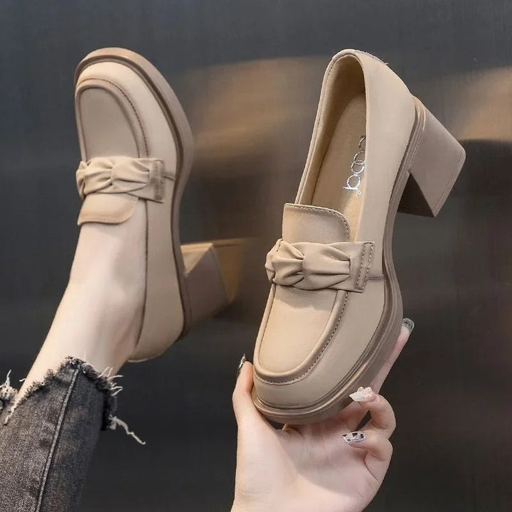 Eleganckie buty damskie z kwadratowym obcasem – Seraphina