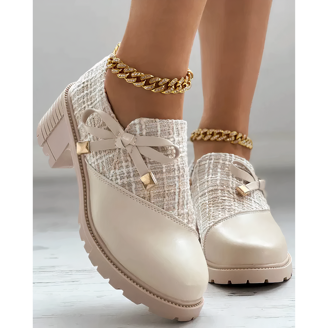 Eleganckie buty na słupku z ostro zakończonymi akcentami – Florina