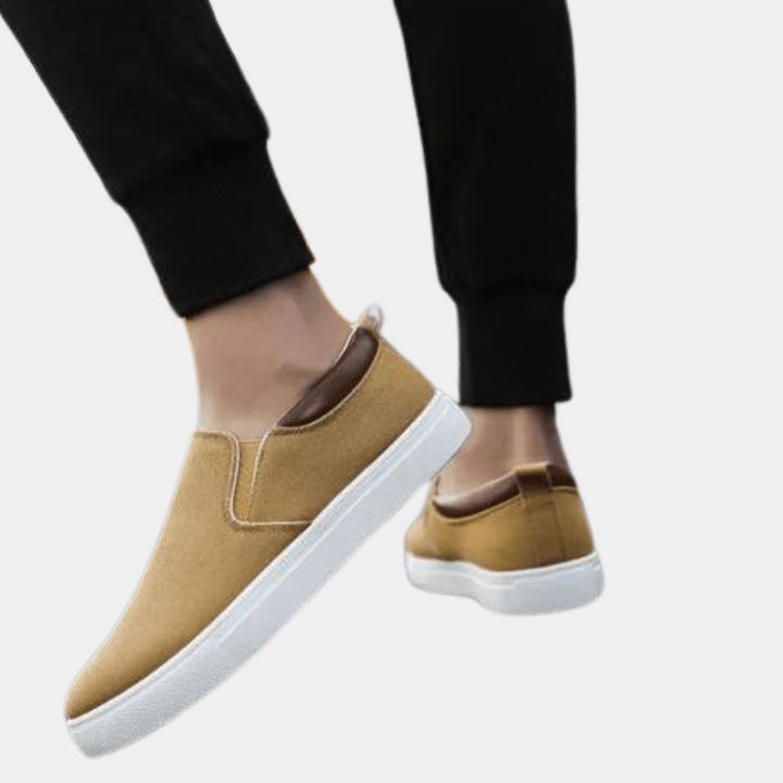 Luzne męskie buty typu Slip-On – Hugo