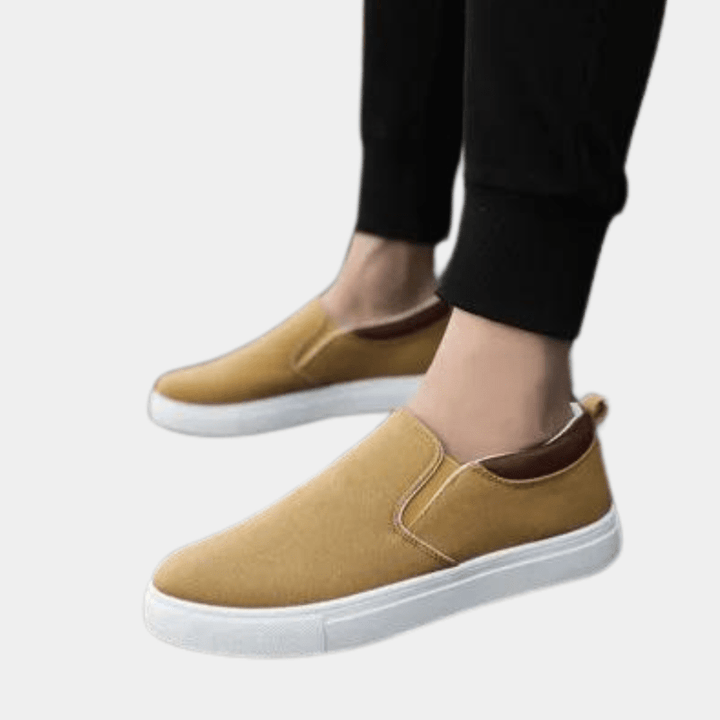 Luzne męskie buty typu Slip-On – Hugo