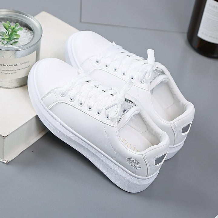 Modne damskie sneakersy z ekoskórki z metalicznymi akcentami – Norell