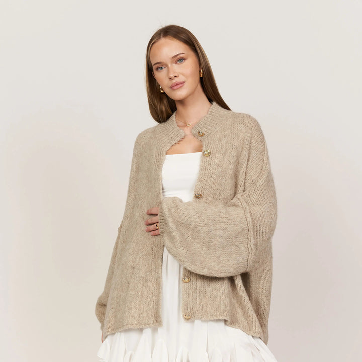 Ludmiła | Oversize kardigan z ozdobnymi guzikami