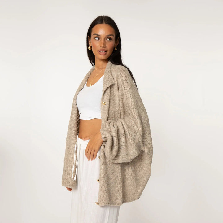 Ludmiła | Oversize kardigan z ozdobnymi guzikami