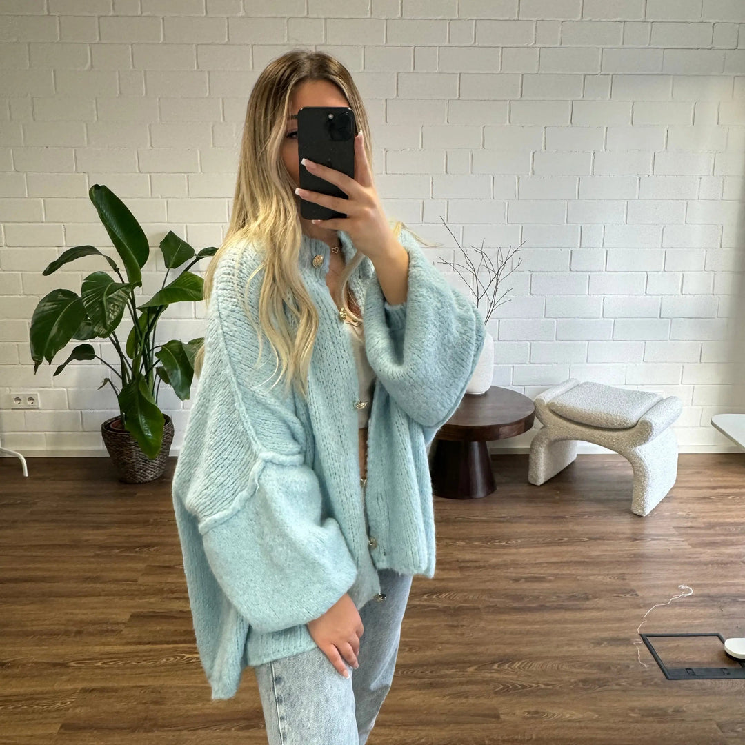 Ludmiła | Oversize kardigan z ozdobnymi guzikami