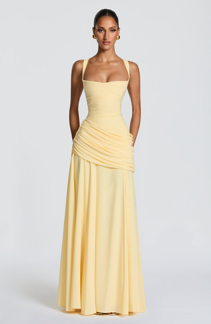 Kaminski | Elegancka sukienka maxi z drapowaniem