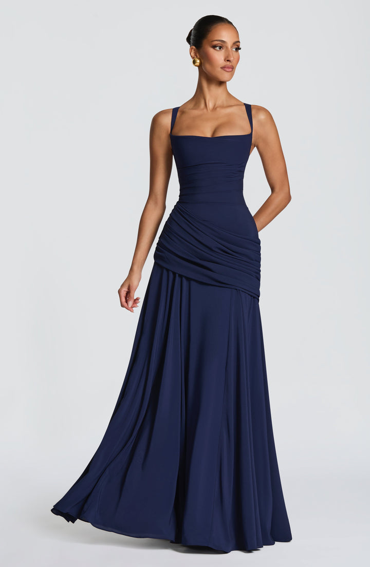 Kaminski | Elegancka sukienka maxi z drapowaniem